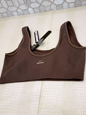 NWT Skims Ribbed Brown Seamless Scoop Sports Bra Truffle L Wireless